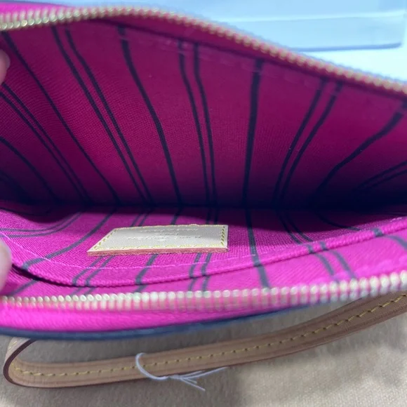Louis Vuitton Neverfull Pouch in PM size, monogram / pink inside - Picture 4 of 7